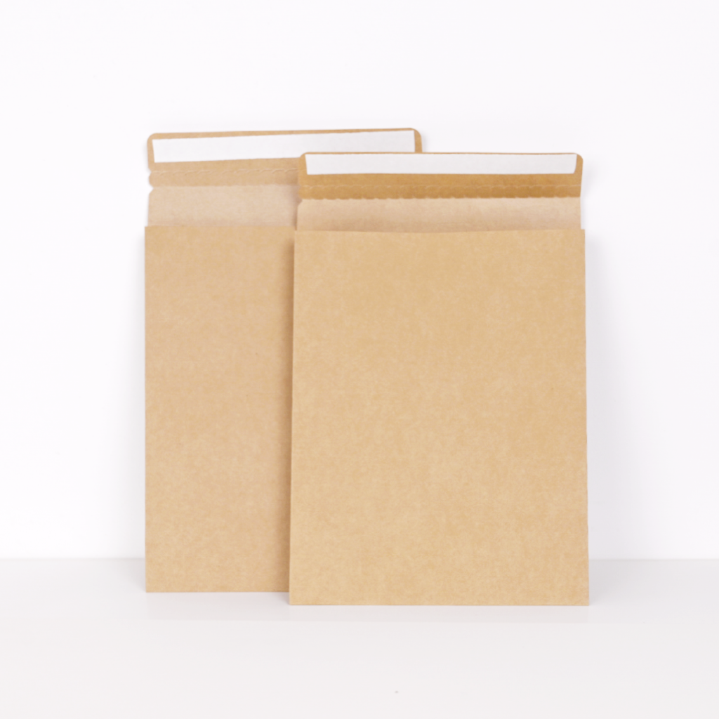 Sustainable Kraft Padded Mailer - Eco Fiber Lining Detail | Ruisheng Packaging