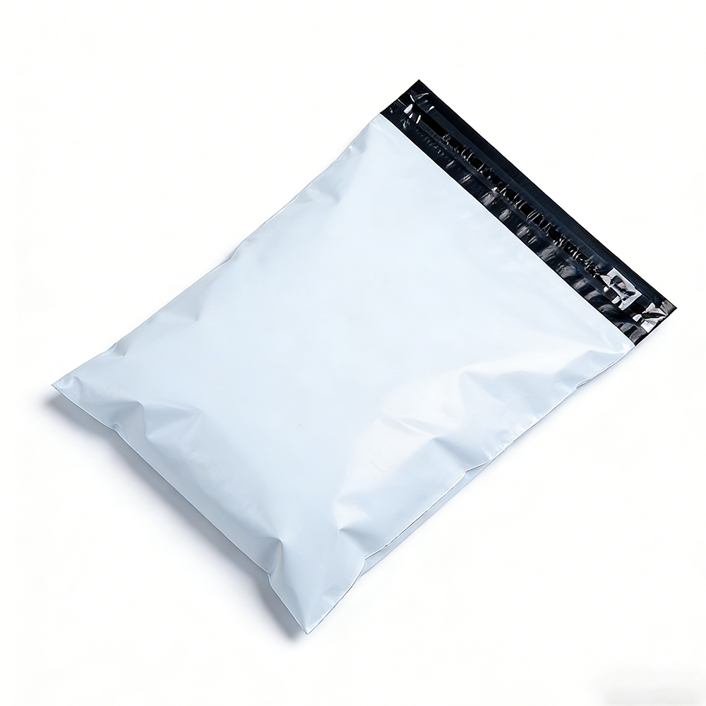 Poly Mailer Shipping Bag - Waterproof Self-Seal Detail | Ruisheng Packaging