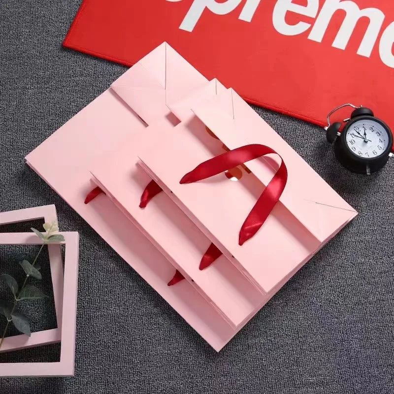 High-quality Custom Brand Print Retail Shopping Bag for B2B wholesale and retail branding