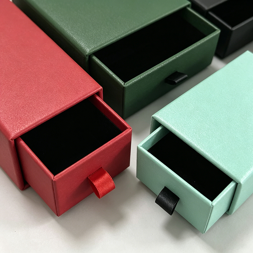 Sleek Minimalist Slide-Out Packaging Box