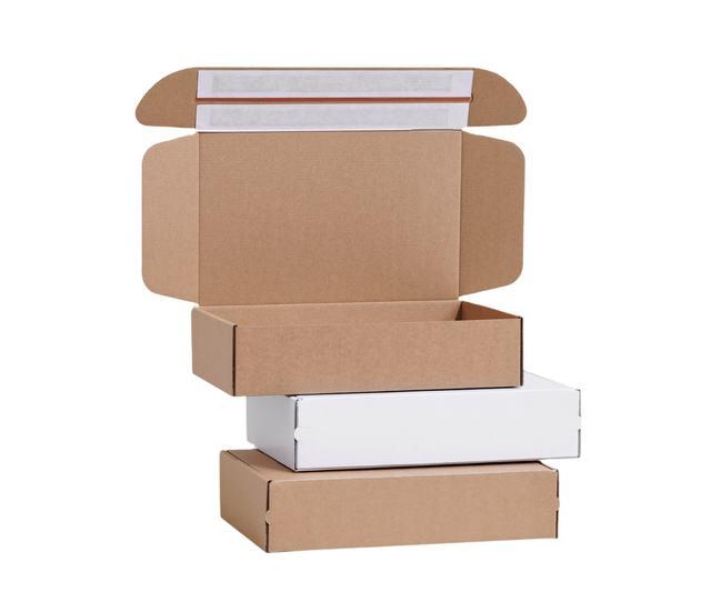 White self-seal strip ecommerce mailer box custom print wholesale